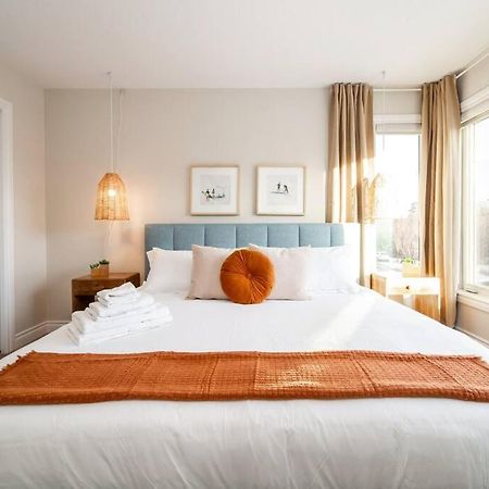 The Azure, Near Dt & University, Two King Beds! Edmonton Kültér fotó