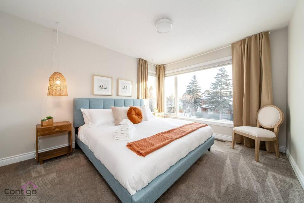 The Azure, Near Dt & University, Two King Beds! Edmonton Kültér fotó